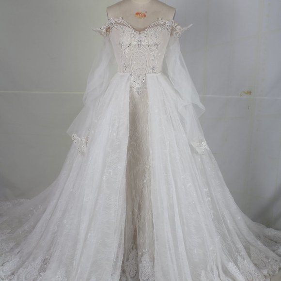 Darius Cordell Style C2023-Hafizi – Off the shoulder long sleeve wedding gown - Picture 2 of 5